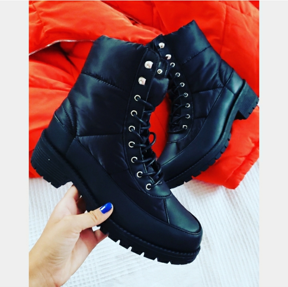 🚨Sweater Weather// black puffy boot - Picture 3 of 7
